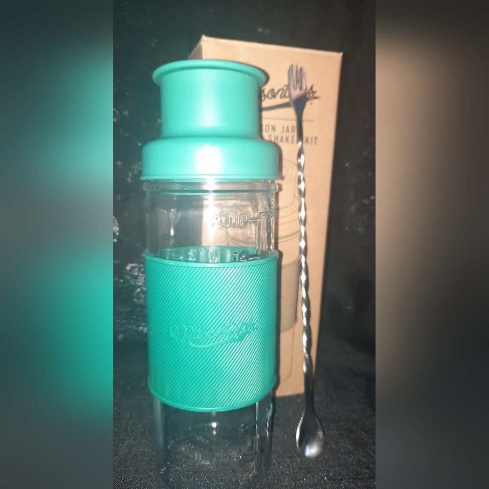 Masontops Mason jar cocktail shaker kit